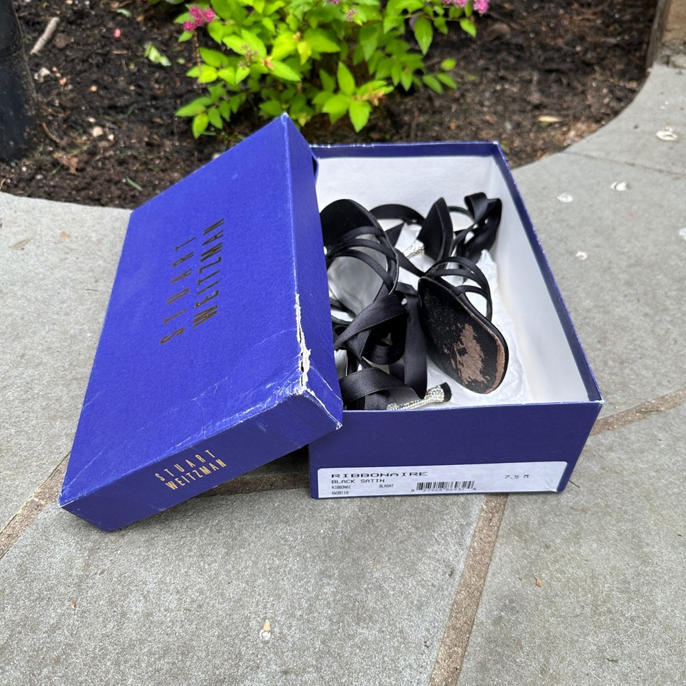 Stuart Weitzman Ribonnaire Heels - Picture 4 of 4